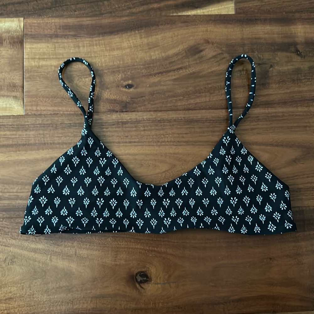 Benoa bikini top size Small